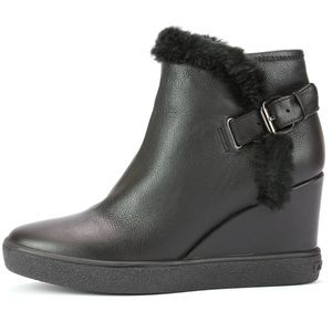 Aquatalia By Marvin K. Women's Black Cameron Faux Fur Trim Wedge Bootie Size 6.5